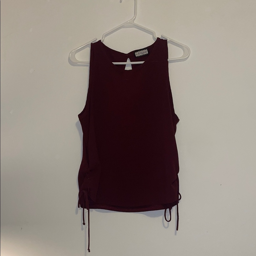 Elegant Sleeveless Maroon Tank Top